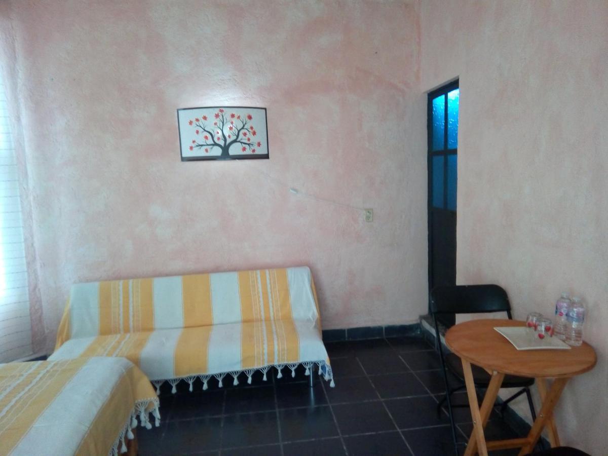 Hospedaje Casa Cortes - Recamaras De Descanso, Tepoztlan Mor - No Contamos Con Estacionamiento Экстерьер фото