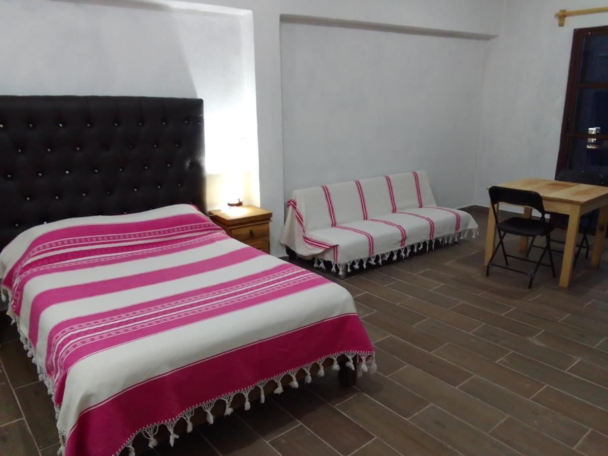 Hospedaje Casa Cortes - Recamaras De Descanso, Tepoztlan Mor - No Contamos Con Estacionamiento Экстерьер фото